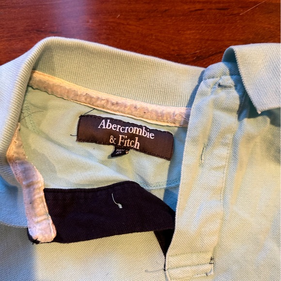 A&F T-shirt - Picture 2 of 2